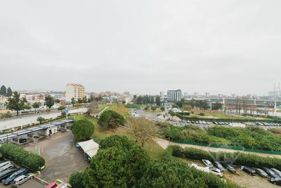 Apartamento T3 com garagem, perto dos acessos ao centro, em Sacavém