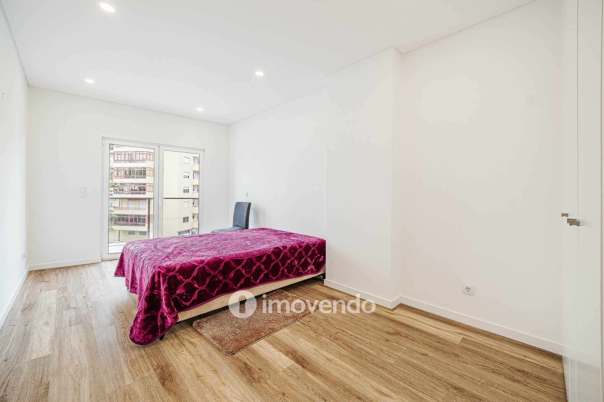 Apartamento T3 moderno, com garagem, na Póvoa de Santa Iria