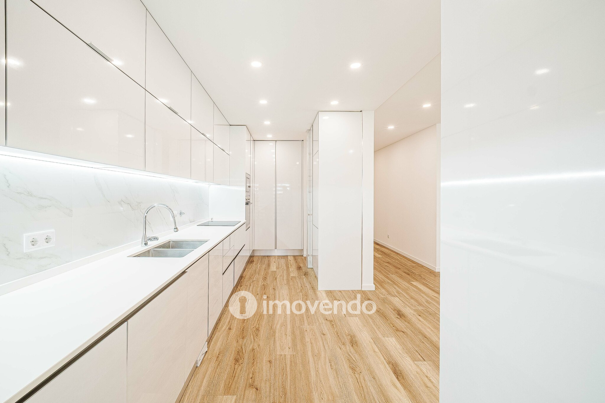Apartamento T3 moderno, com garagem, na Póvoa de Santa Iria
