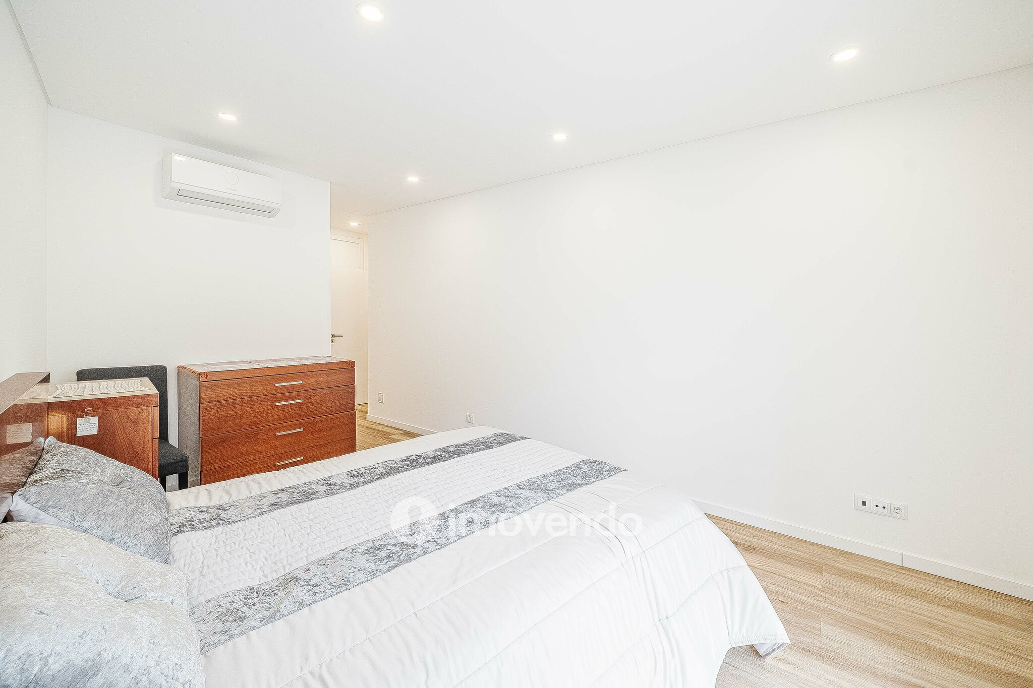 Apartamento T3 moderno, com garagem, na Póvoa de Santa Iria