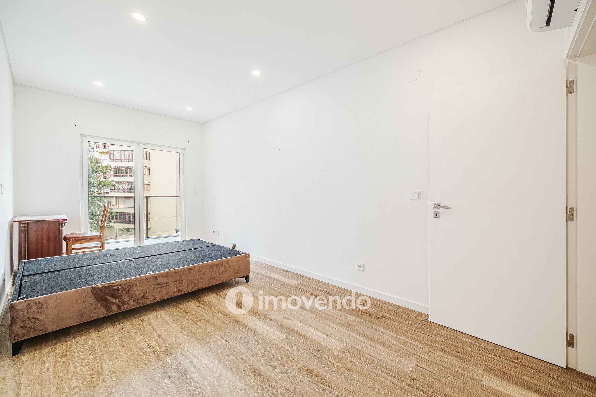 Apartamento T3 moderno, com garagem, na Póvoa de Santa Iria