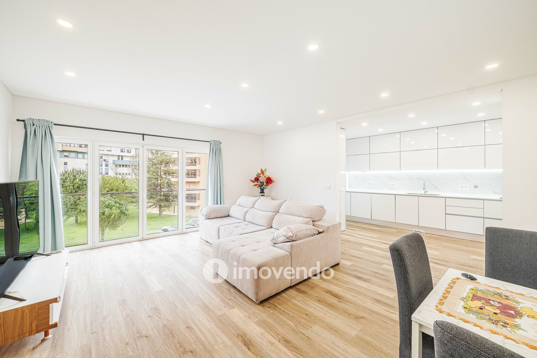 Apartamento T3 moderno, com garagem, na Póvoa de Santa Iria