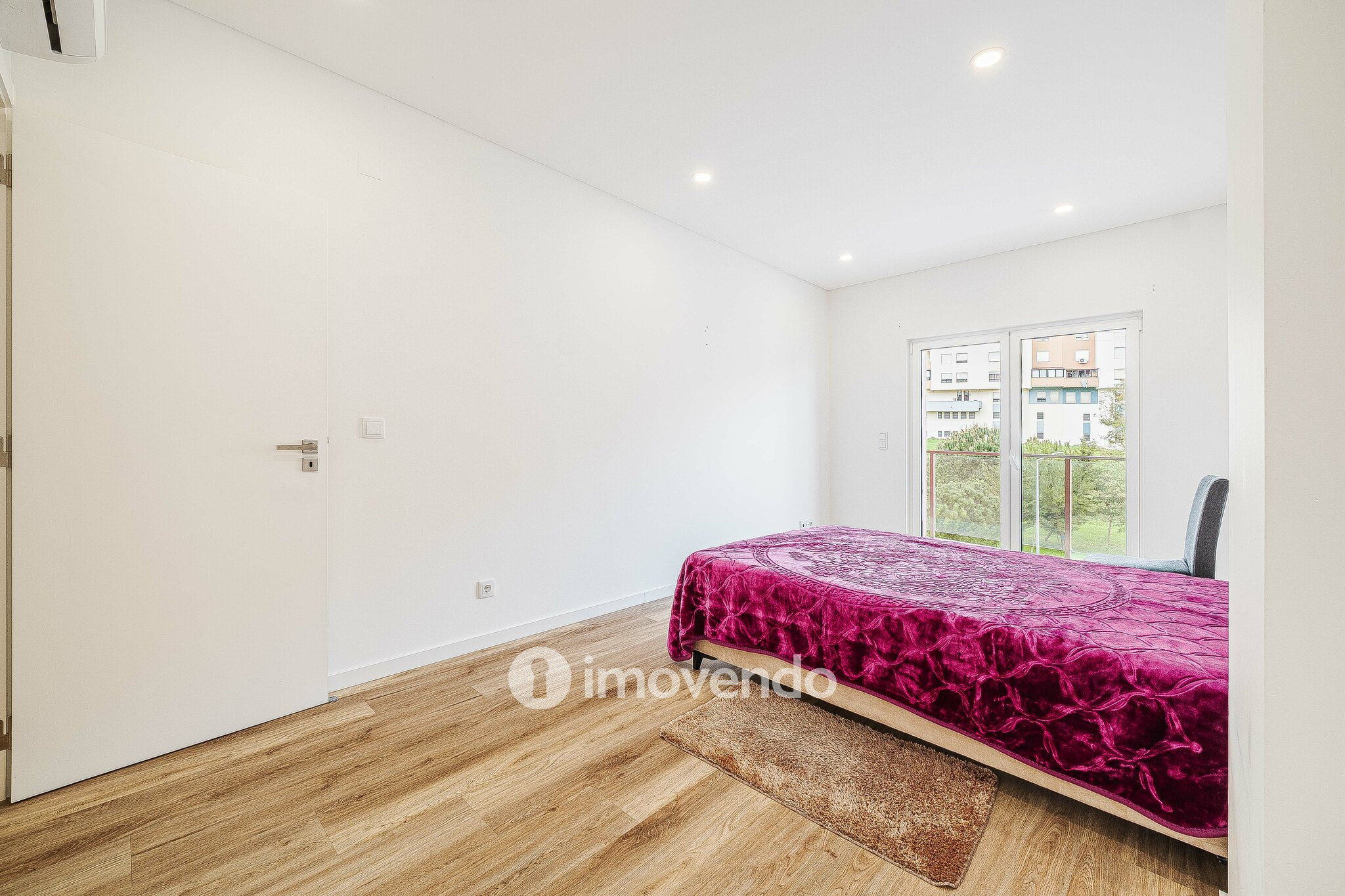 Apartamento T3 moderno, com garagem, na Póvoa de Santa Iria