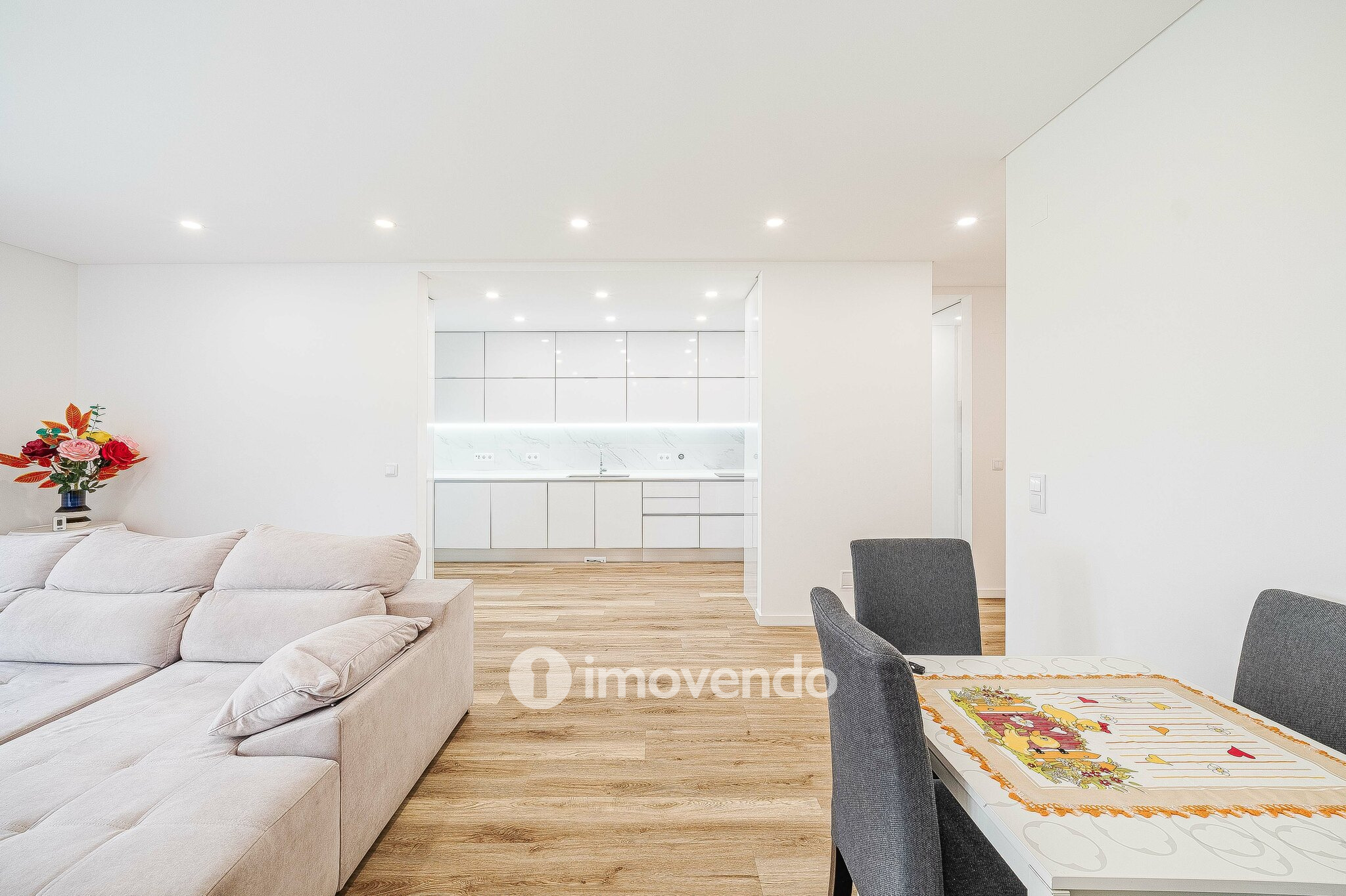 Apartamento T3 moderno, com garagem, na Póvoa de Santa Iria