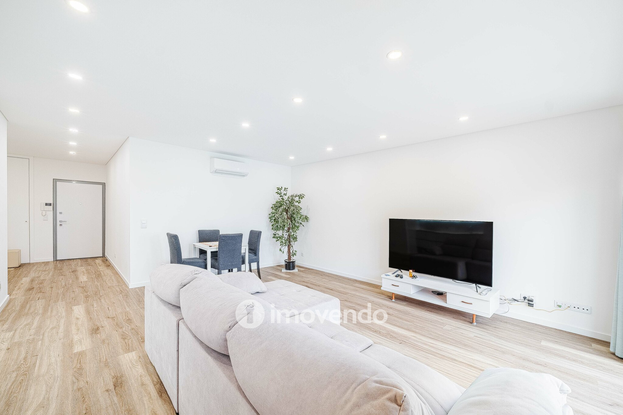 Apartamento T3 moderno, com garagem, na Póvoa de Santa Iria