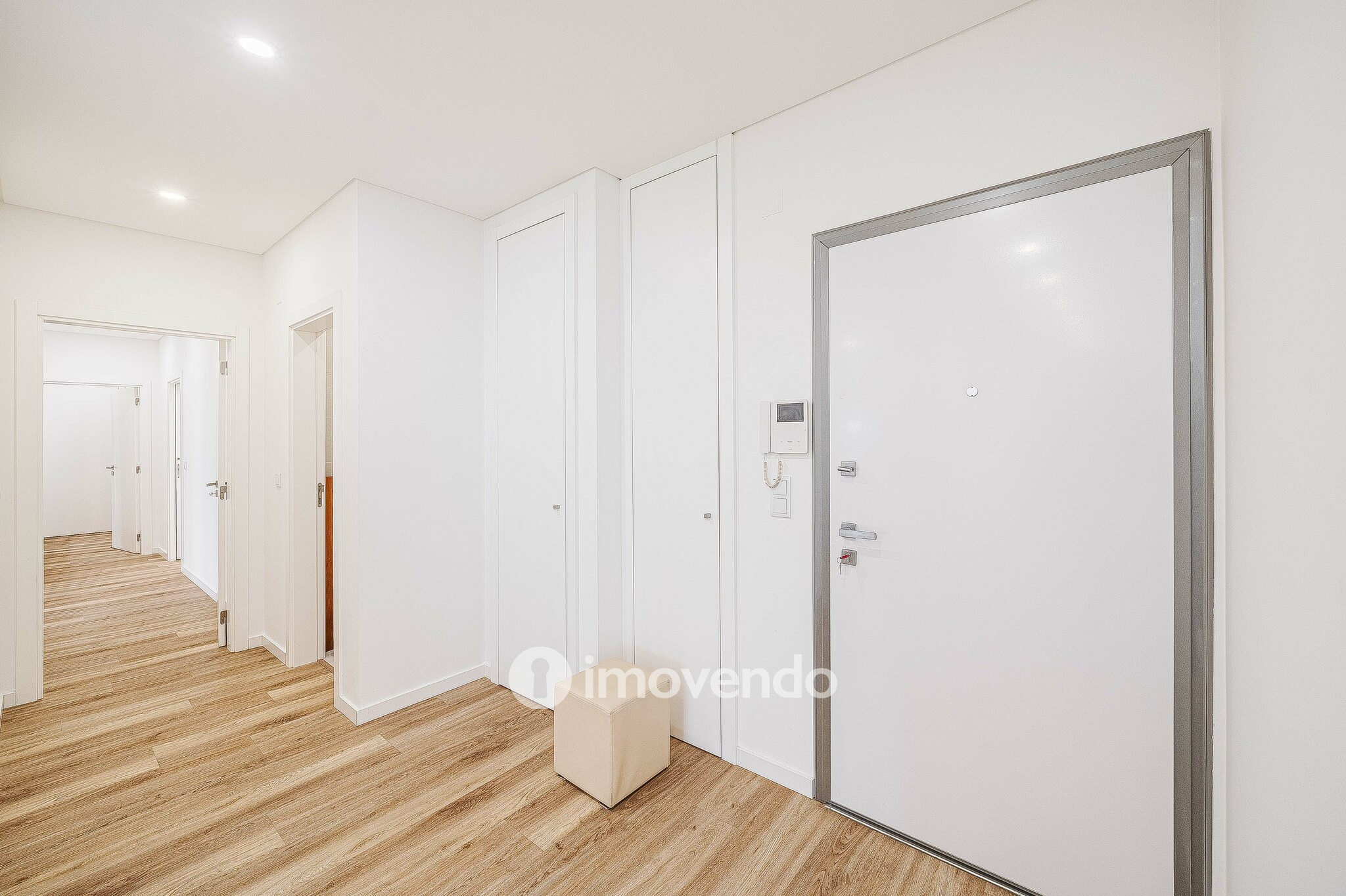 Apartamento T3 moderno, com garagem, na Póvoa de Santa Iria