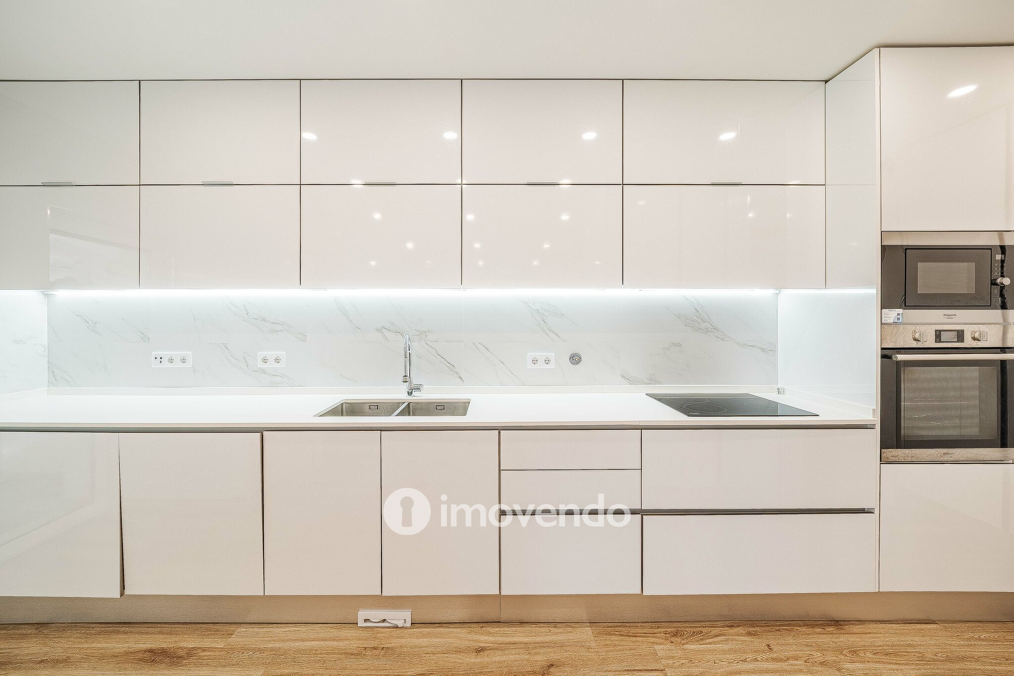 Apartamento T3 moderno, com garagem, na Póvoa de Santa Iria