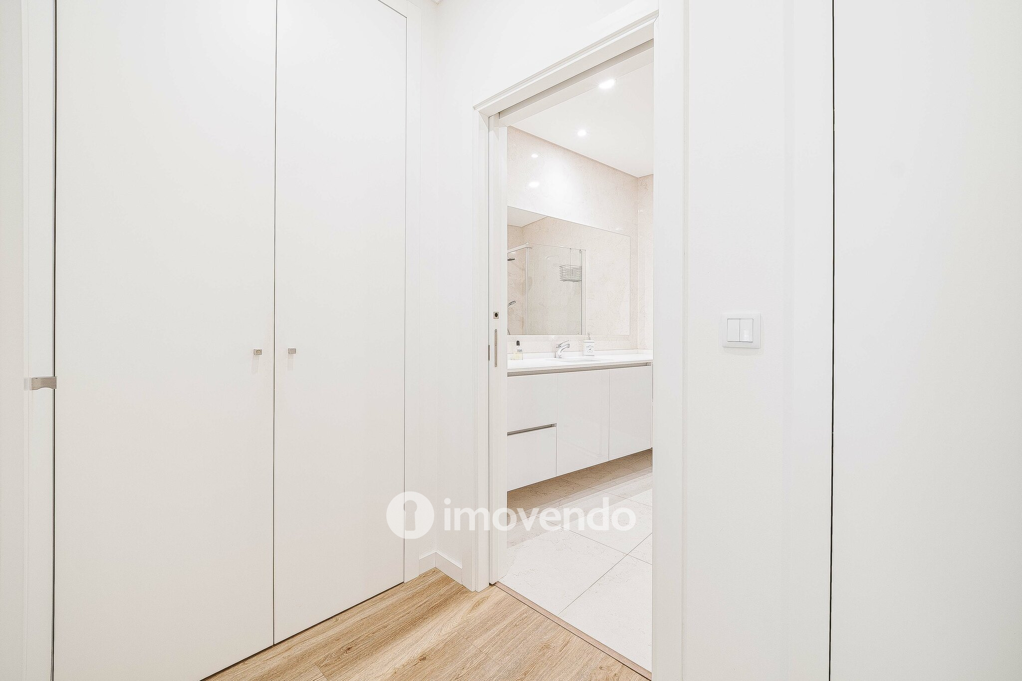 Apartamento T3 moderno, com garagem, na Póvoa de Santa Iria