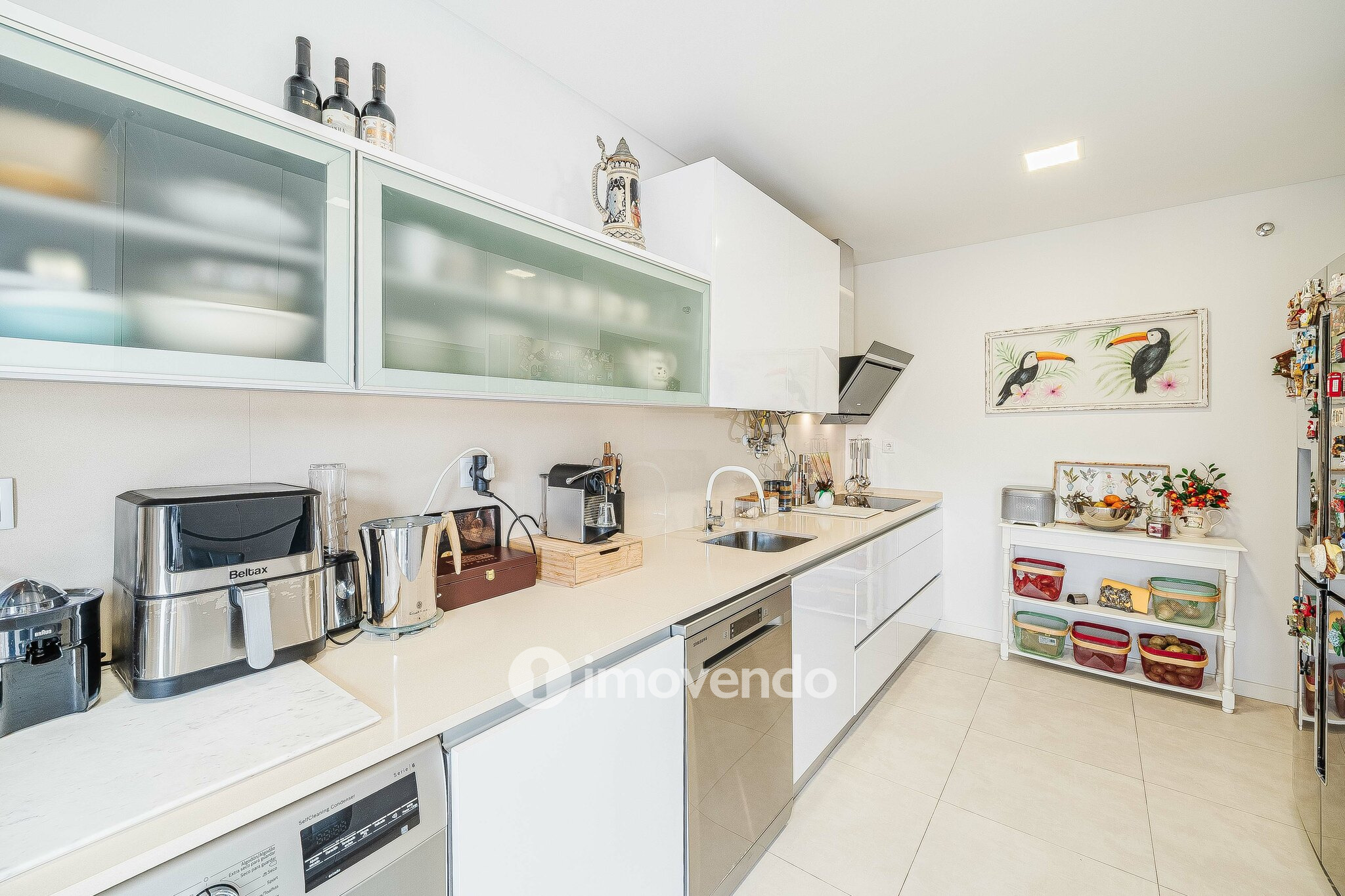 Apartamento T3 Duplex, com estacionamento, no Condomínio do Loural