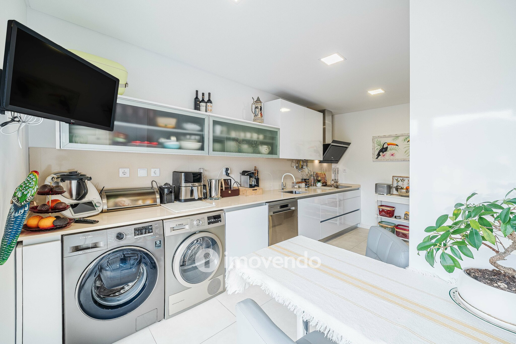 Apartamento T3 Duplex, com estacionamento, no Condomínio do Loural