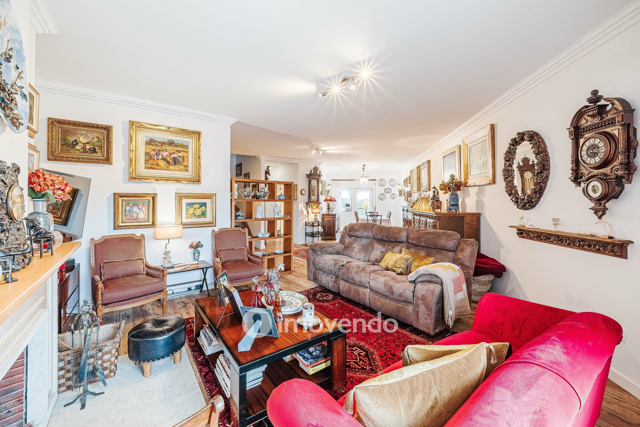 Apartamento T3 Duplex, com estacionamento, no Condomínio do Loural