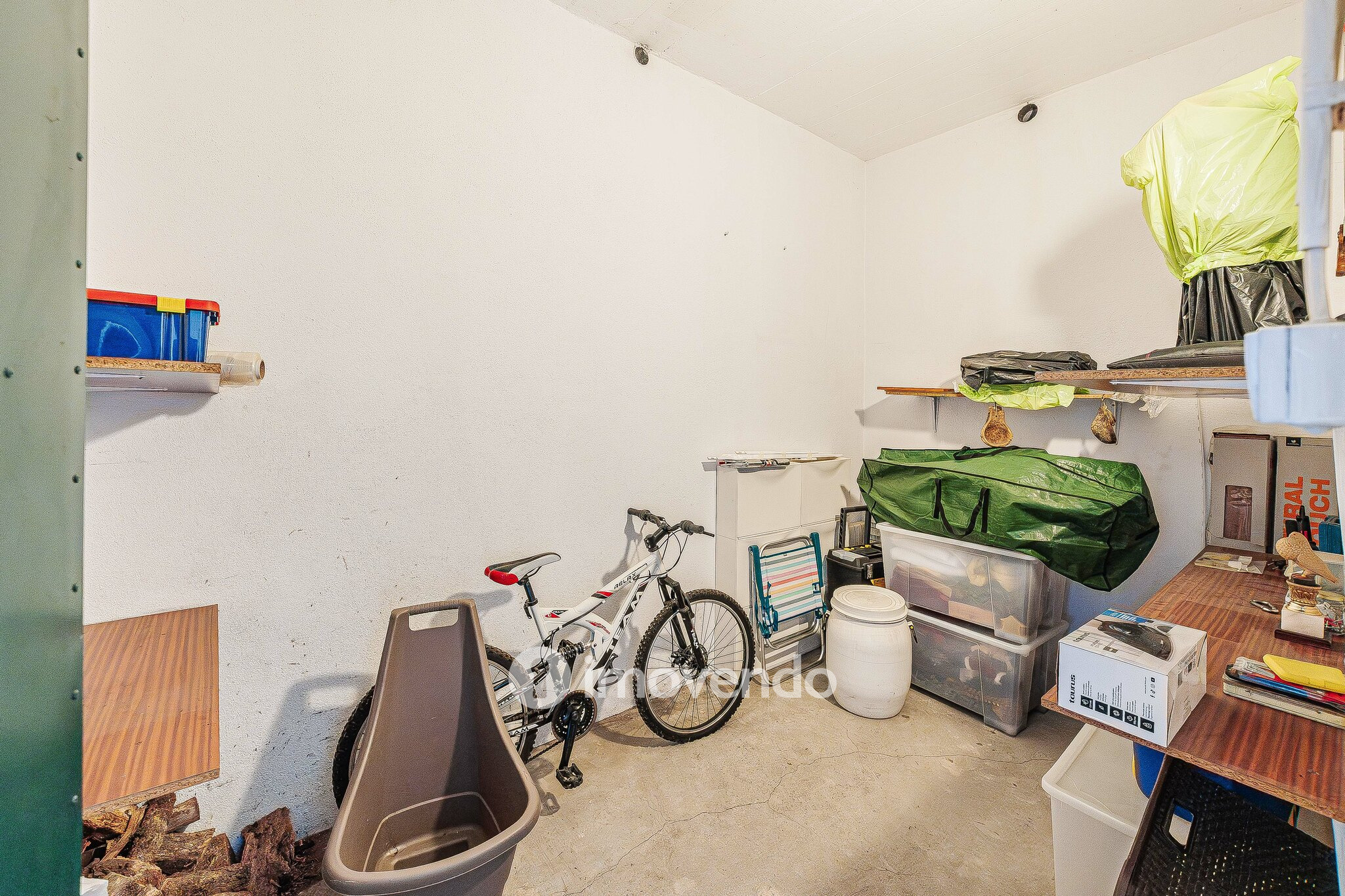 Apartamento T3 Duplex, com estacionamento, no Condomínio do Loural