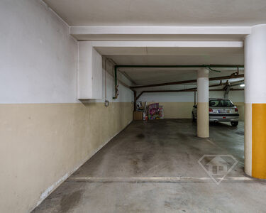 Apartamento T3 com estacionamento, próximo da praia, em Madalena, Gaia