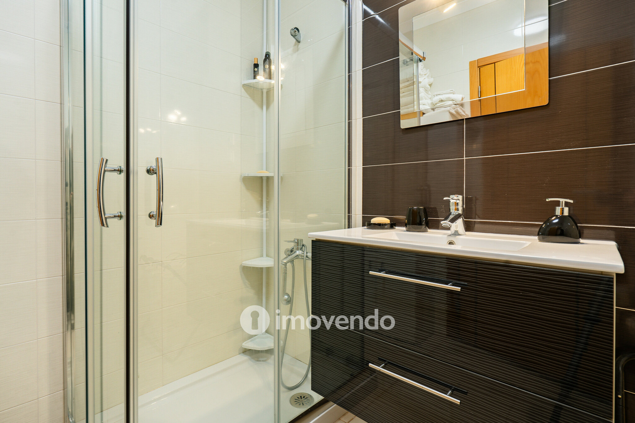 Apartamento T2 exclusivo, a 300m da praia da Consolação, em Peniche