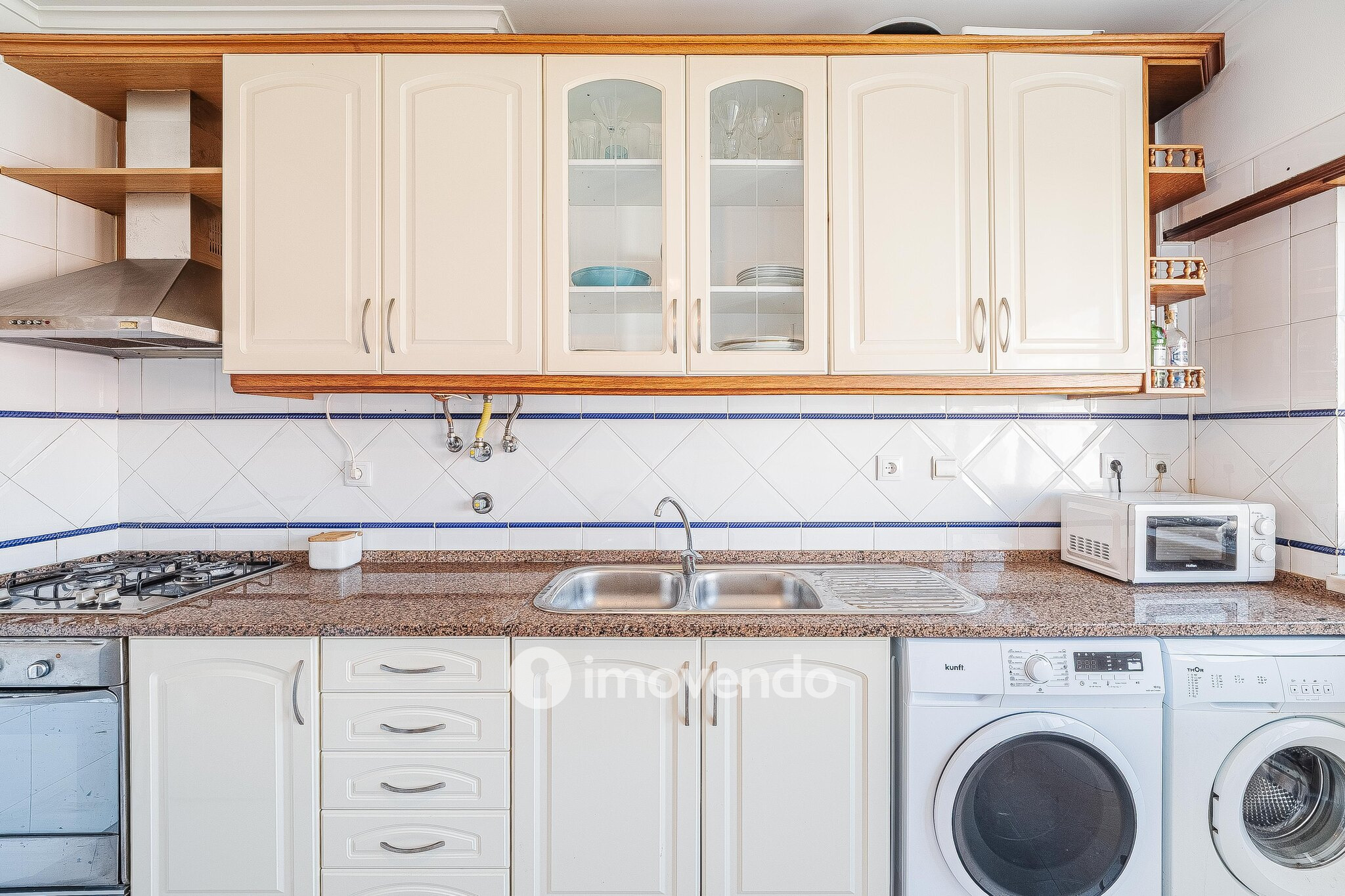 Apartamento T2, com lugar de estacionamento e arrecadação, na Ramada