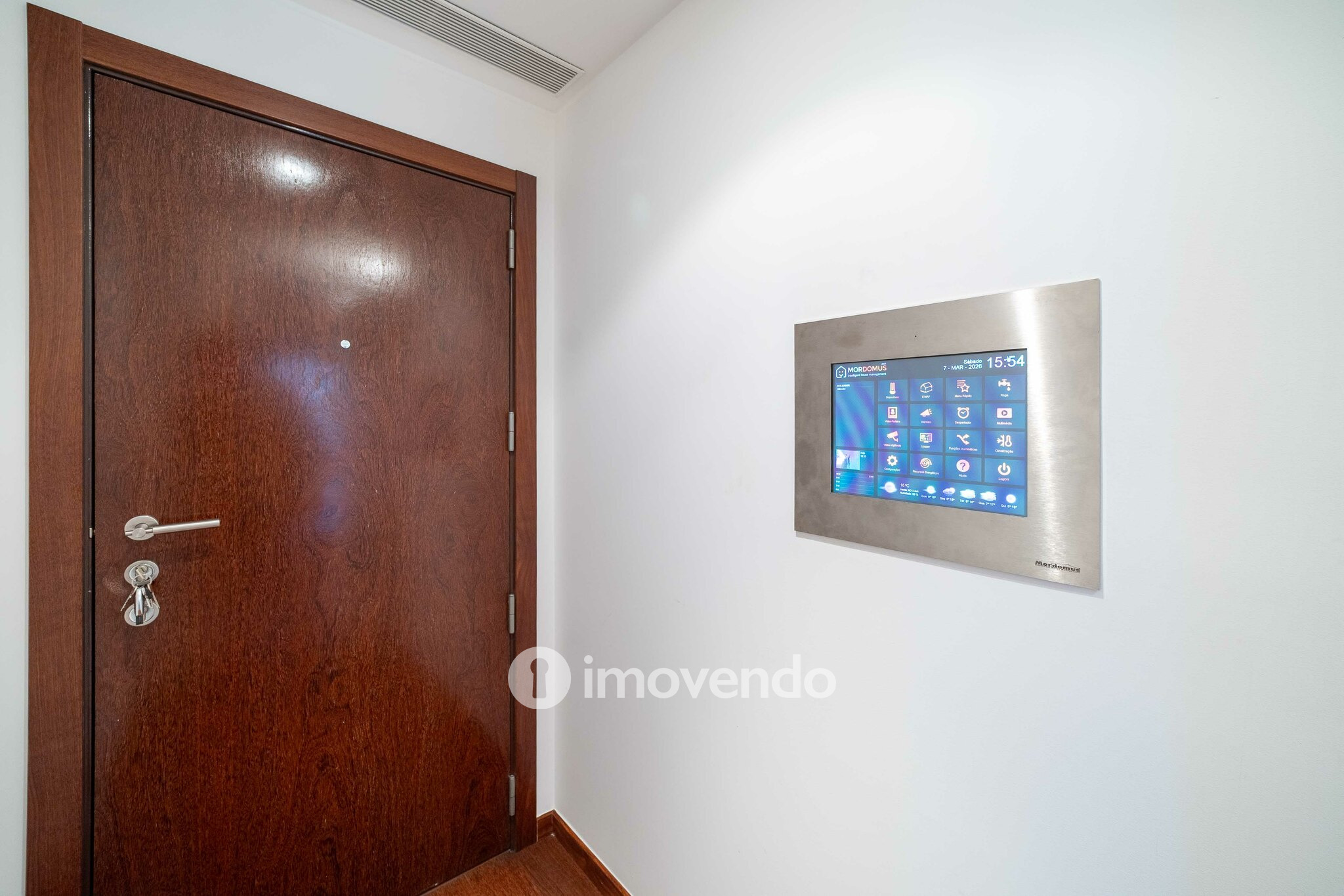 Apartamento T1 moderno e exclusivo, com estacionamento, nos Olivais