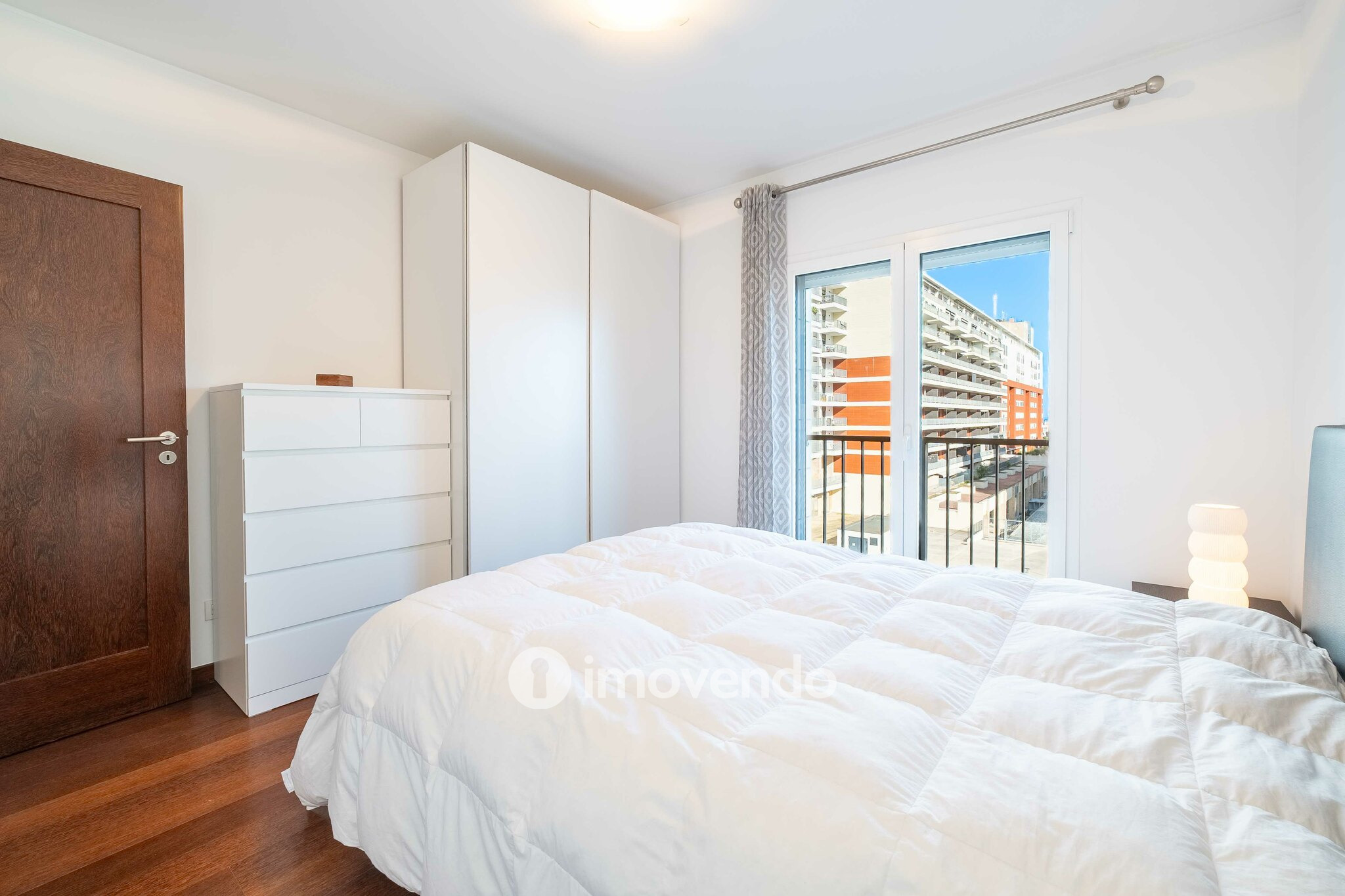 Apartamento T1 moderno e exclusivo, com estacionamento, nos Olivais