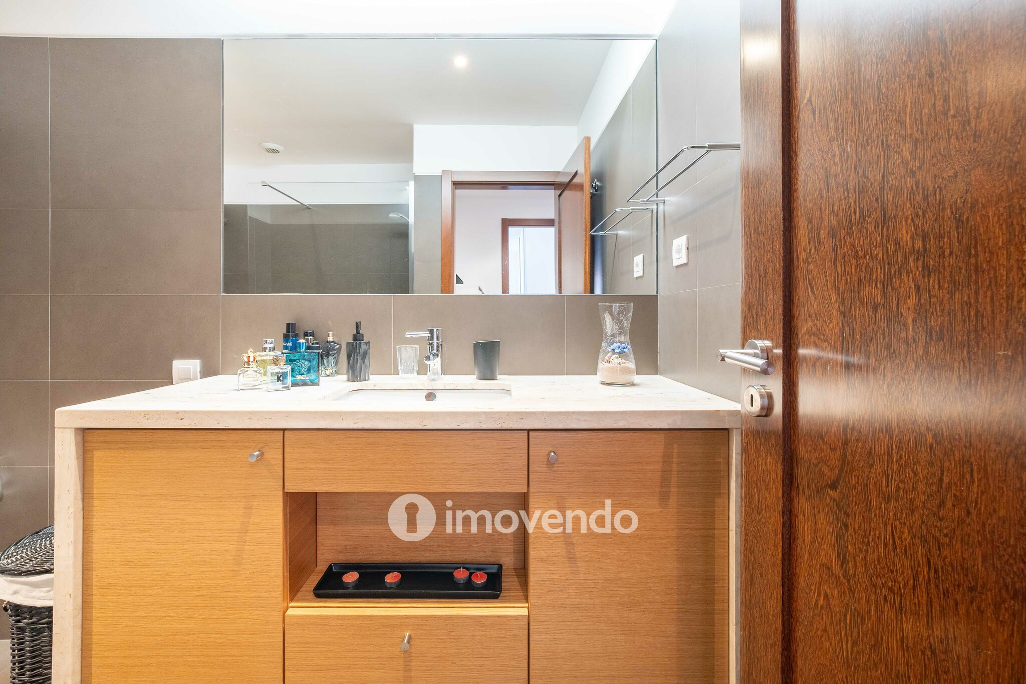 Apartamento T1 moderno e exclusivo, com estacionamento, nos Olivais
