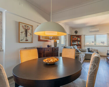 Apartamento T2 remodelado, com parqueamento e vistas únicas, em Lisboa