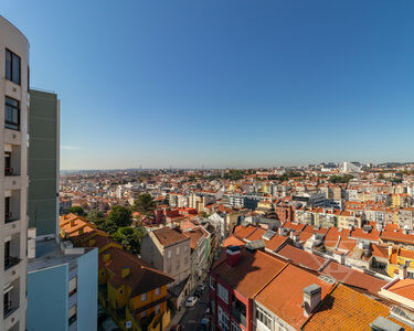 Apartamento T2 remodelado, com parqueamento e vistas únicas, em Lisboa