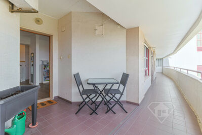 Apartamento T3 remodelado, com vistas sobre o Rio Tejo, em Marvila