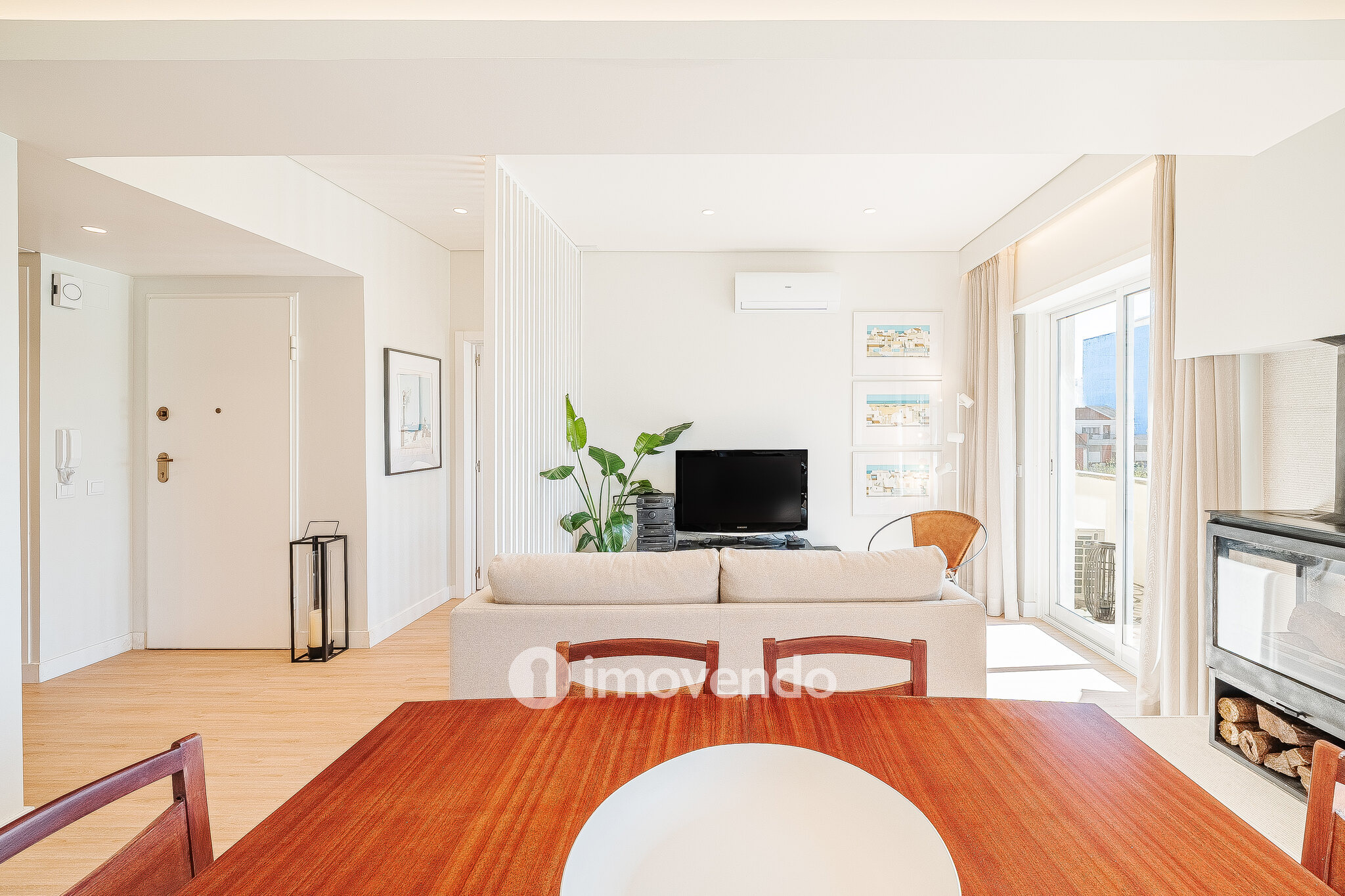 Apartamento T3 totalmente remodelado e mobilado, na Costa da Caparica