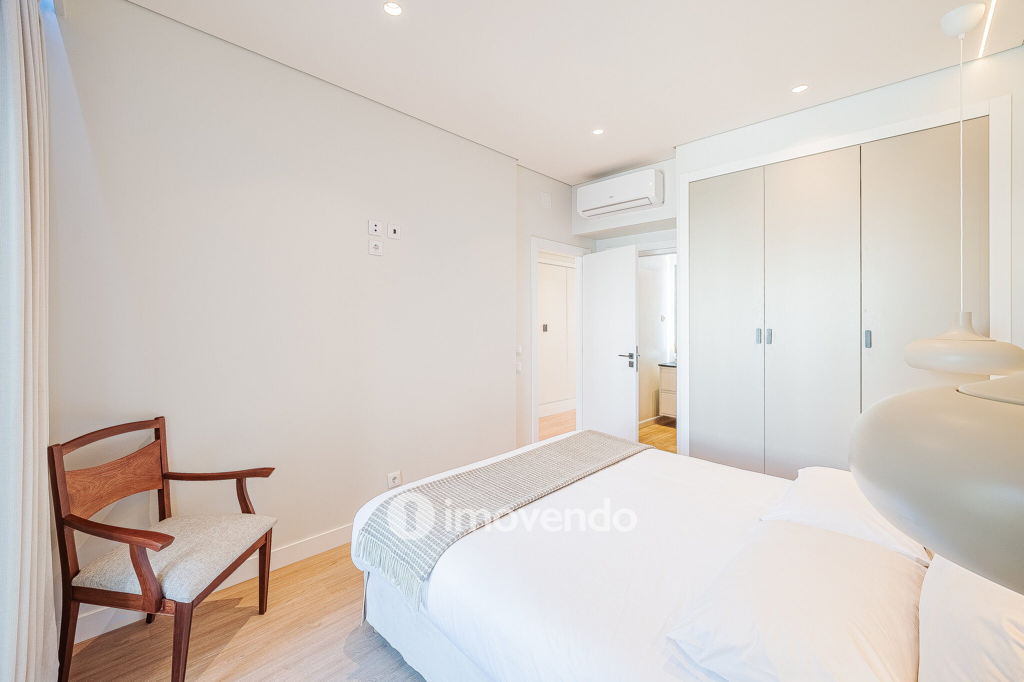 Apartamento T3 totalmente remodelado e mobilado, na Costa da Caparica