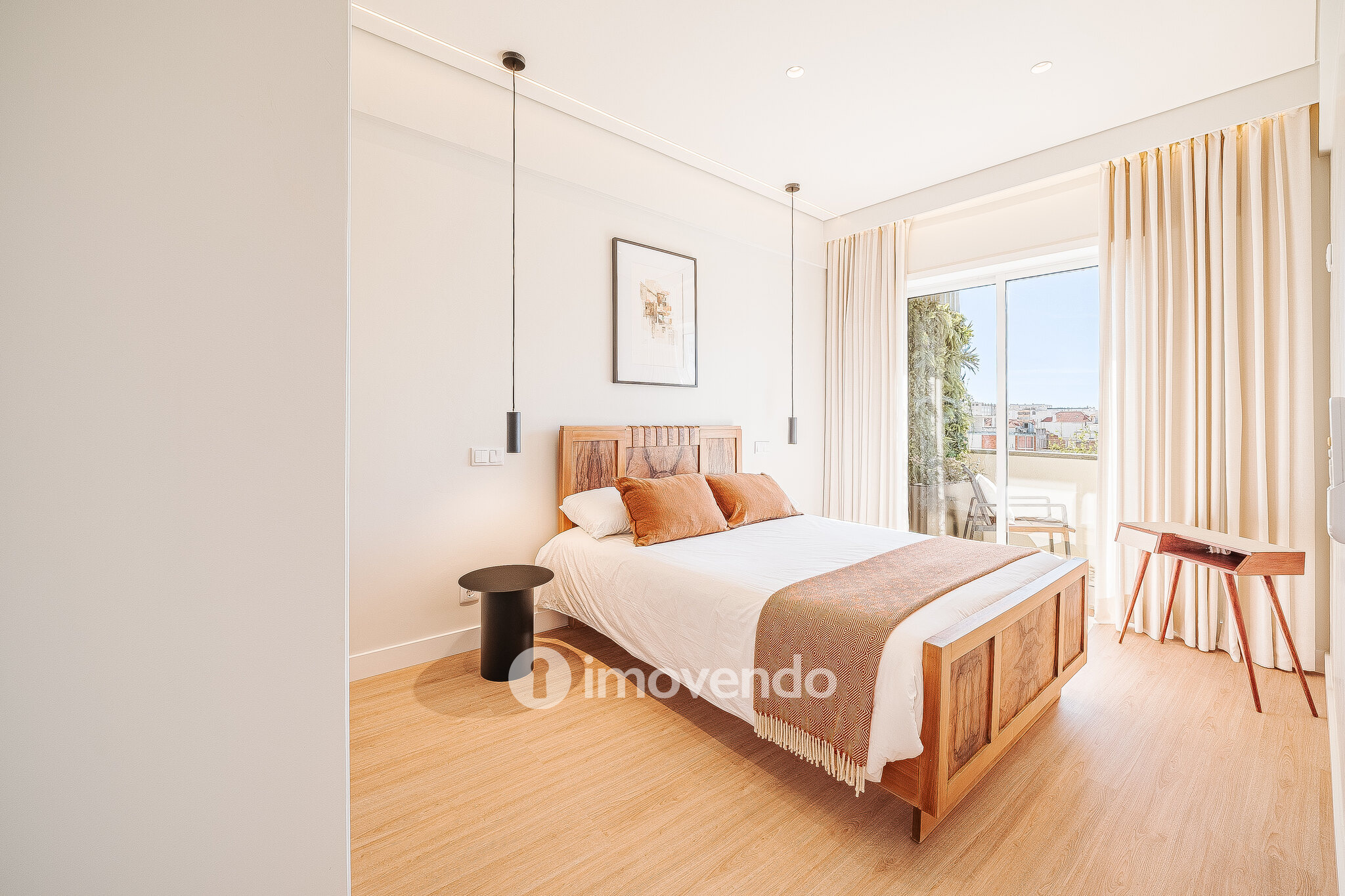 Apartamento T3 totalmente remodelado e mobilado, na Costa da Caparica