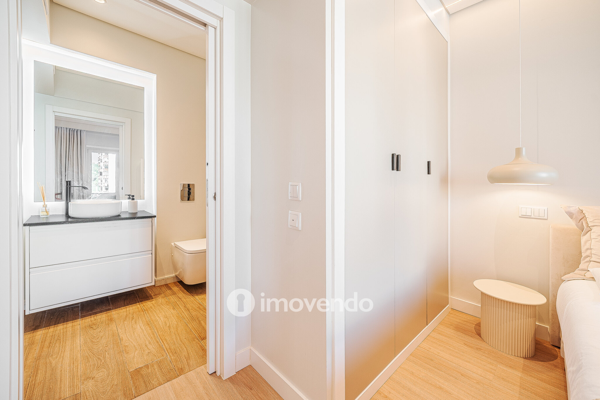 Apartamento T3 totalmente remodelado e mobilado, na Costa da Caparica