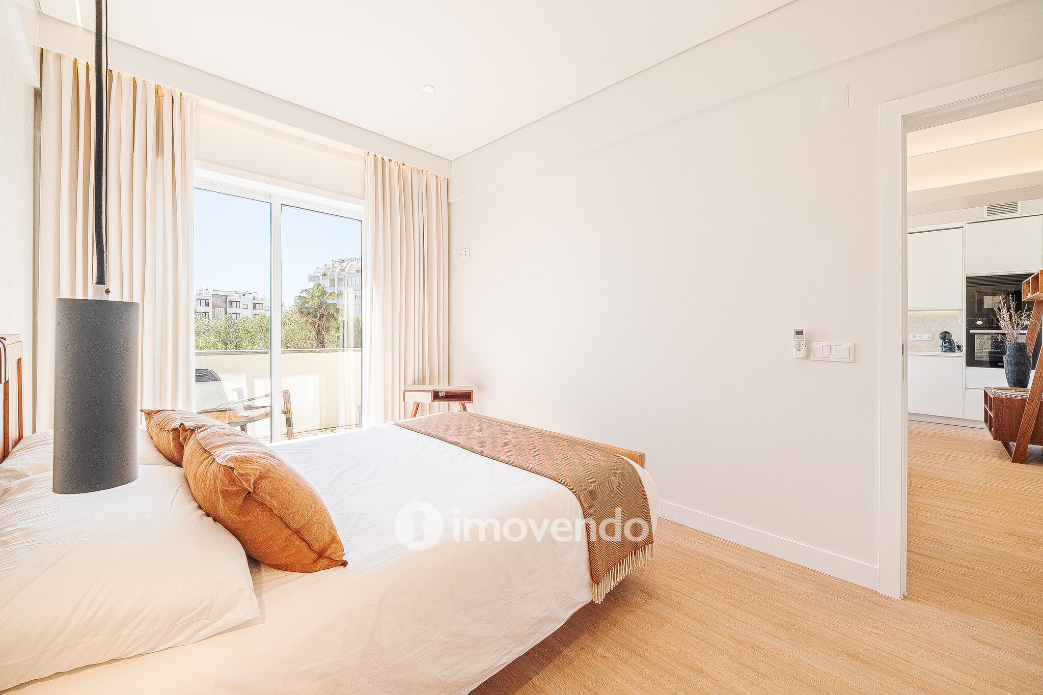 Apartamento T3 totalmente remodelado e mobilado, na Costa da Caparica