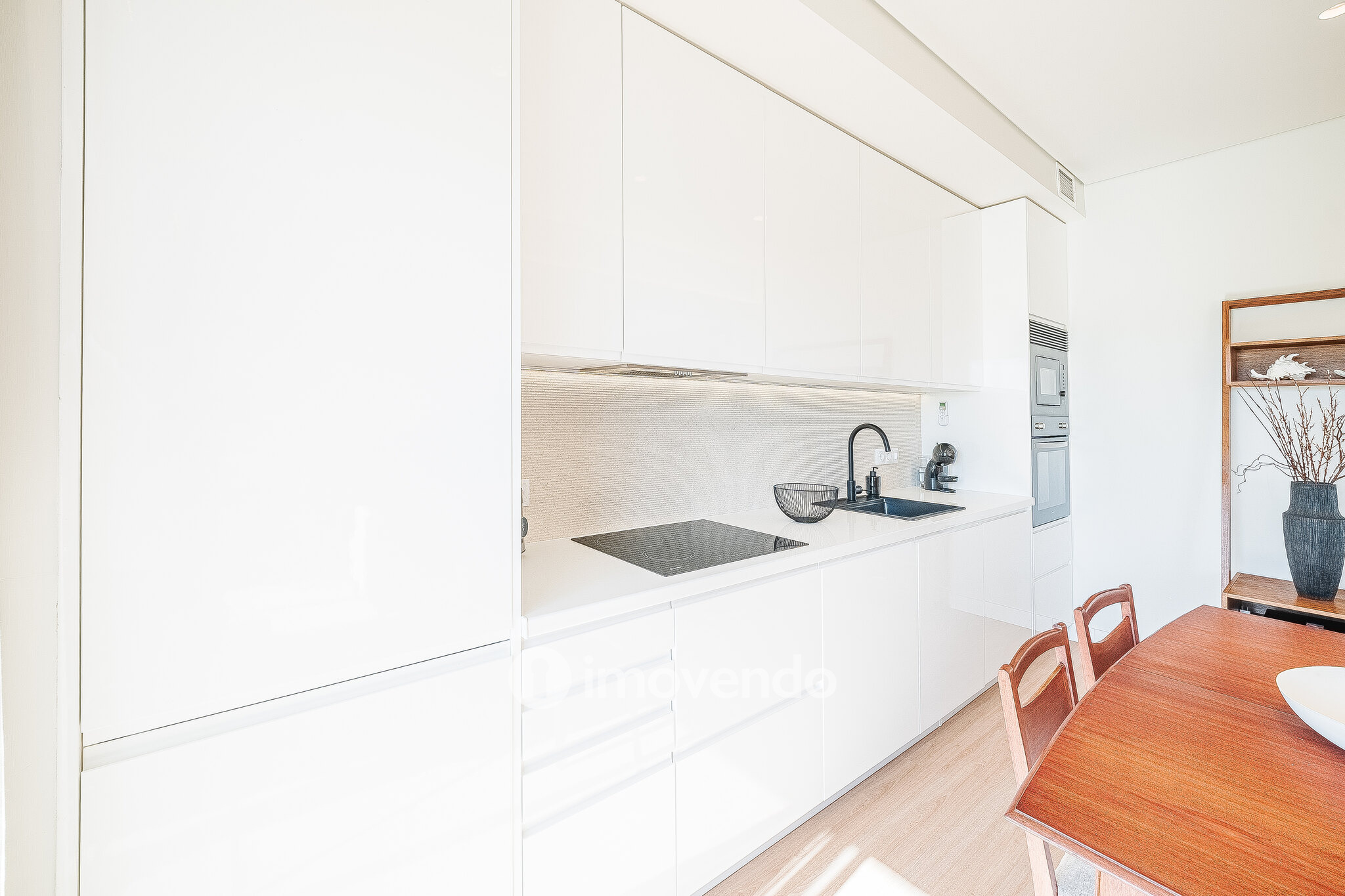 Apartamento T3 totalmente remodelado e mobilado, na Costa da Caparica