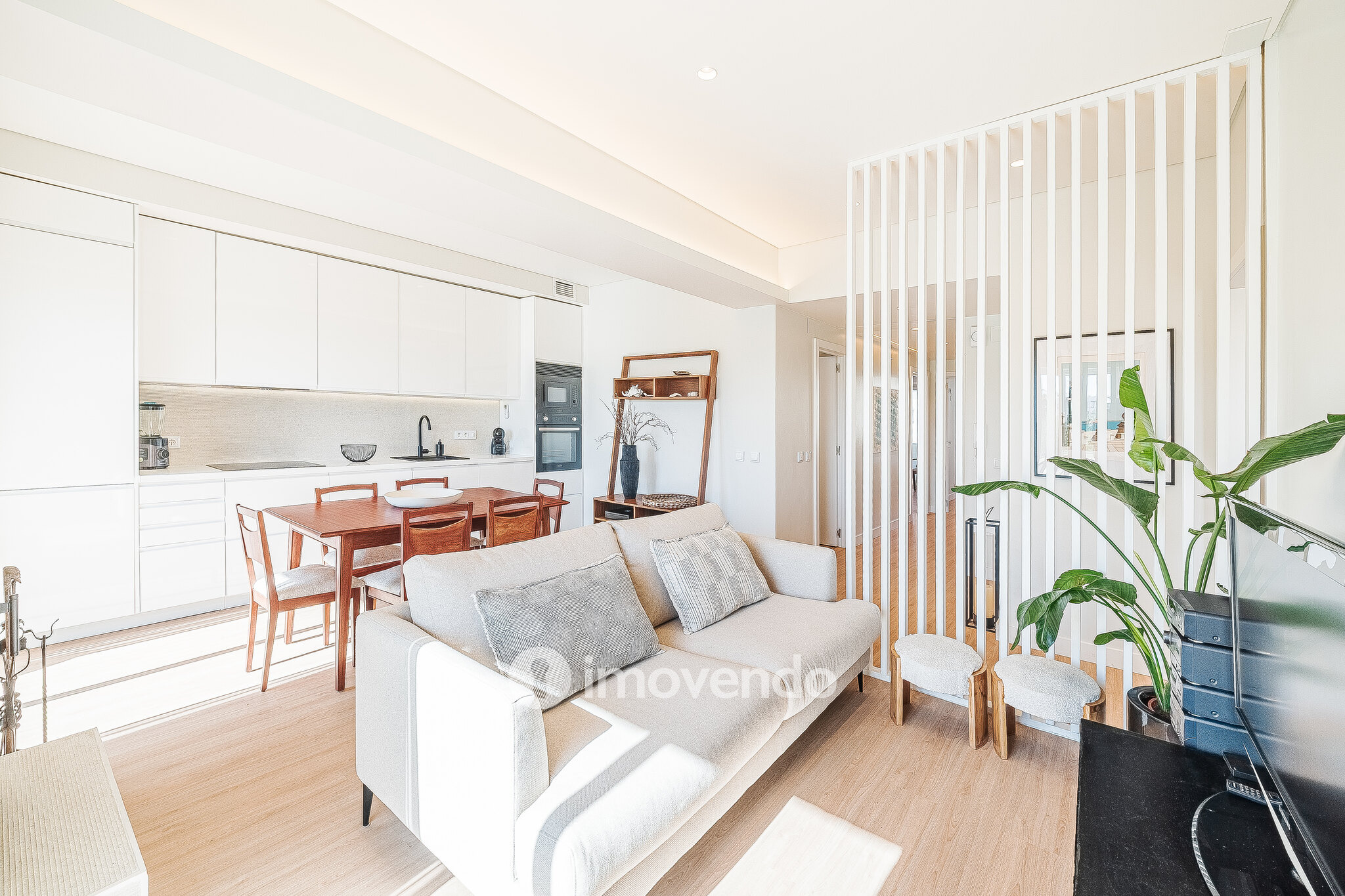 Apartamento T3 totalmente remodelado e mobilado, na Costa da Caparica