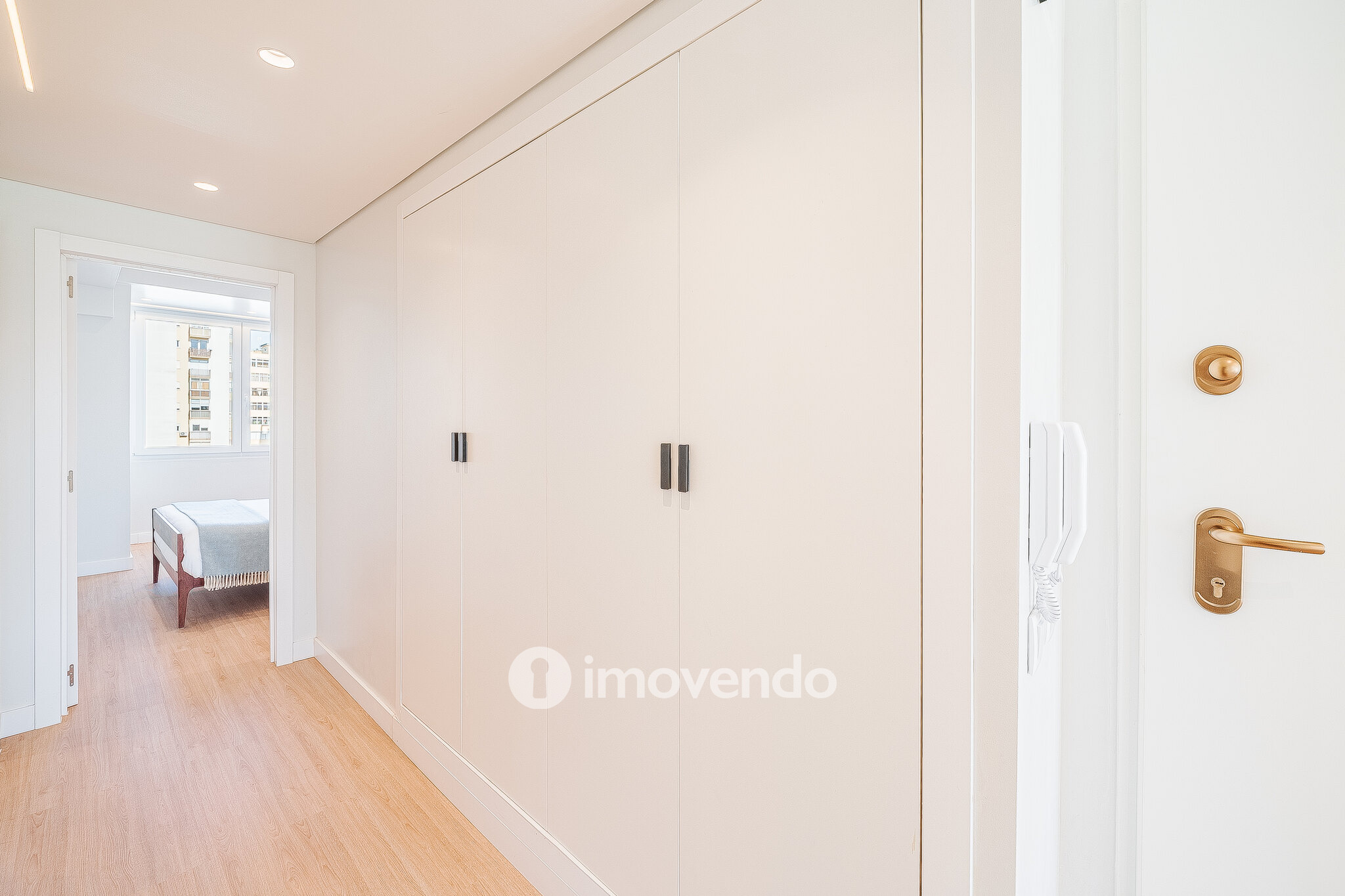 Apartamento T3 totalmente remodelado e mobilado, na Costa da Caparica