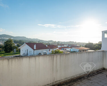 Moradia T5, com garagem e próximo da praia, em Viana do Castelo