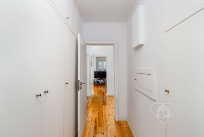 Apartamento T1, totalmente remodelado, em Campo de Ourique