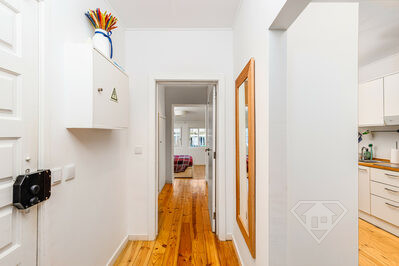 Apartamento T1, totalmente remodelado, em Campo de Ourique