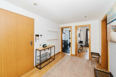 Apartamento T2 exclusivo, com estacionamento e arrecadação, na Ajuda