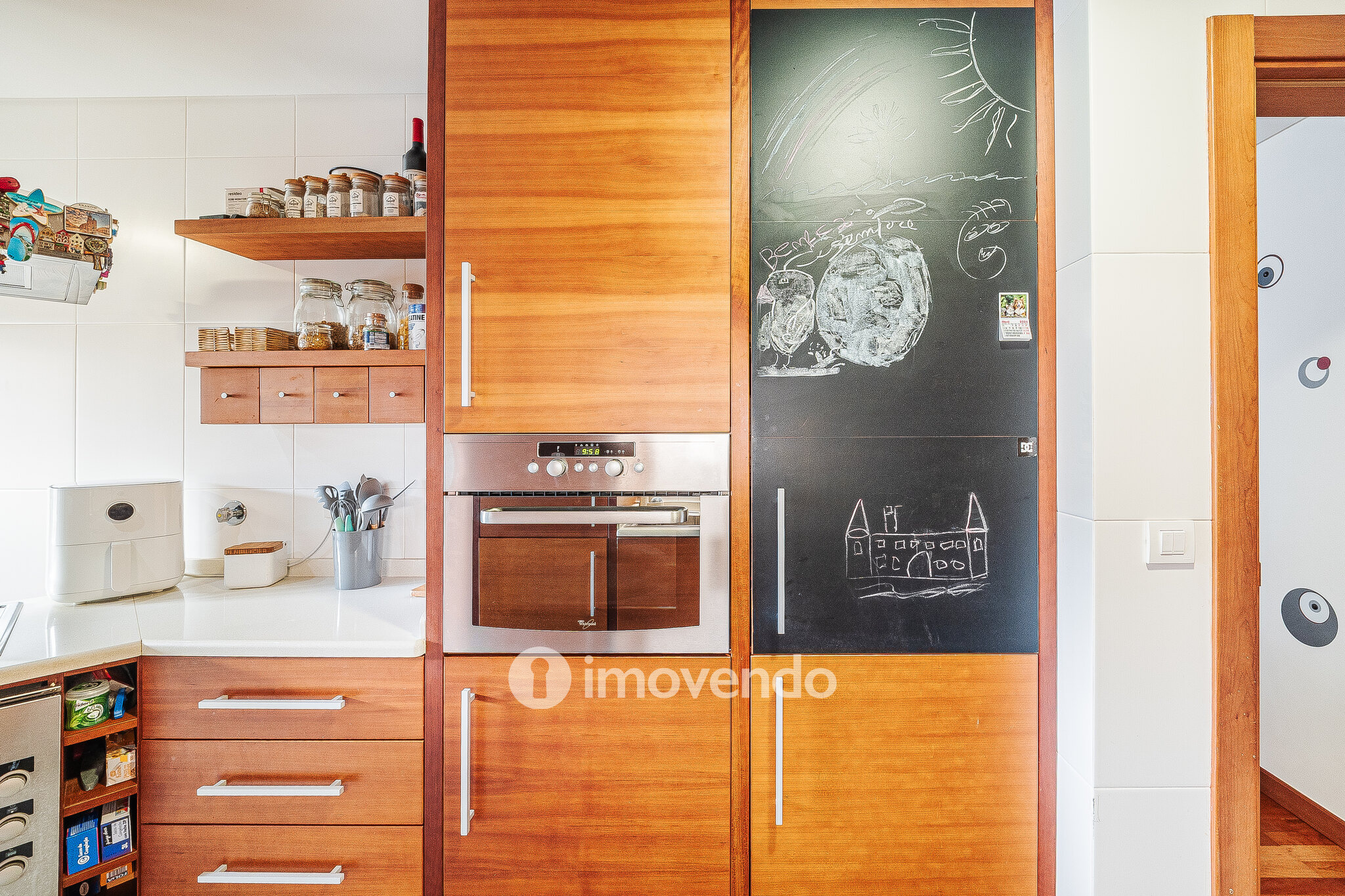 Apartamento T3 com garagem, na Urbanização Terraços da Ponte