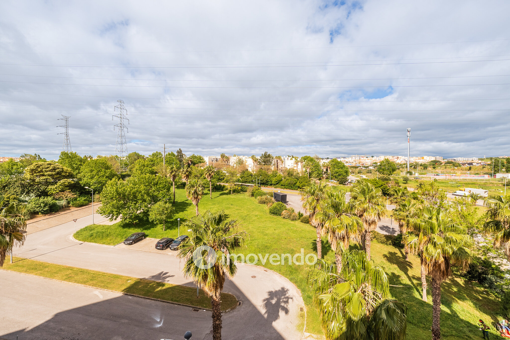 Apartamento T3 com garagem, na Urbanização Terraços da Ponte