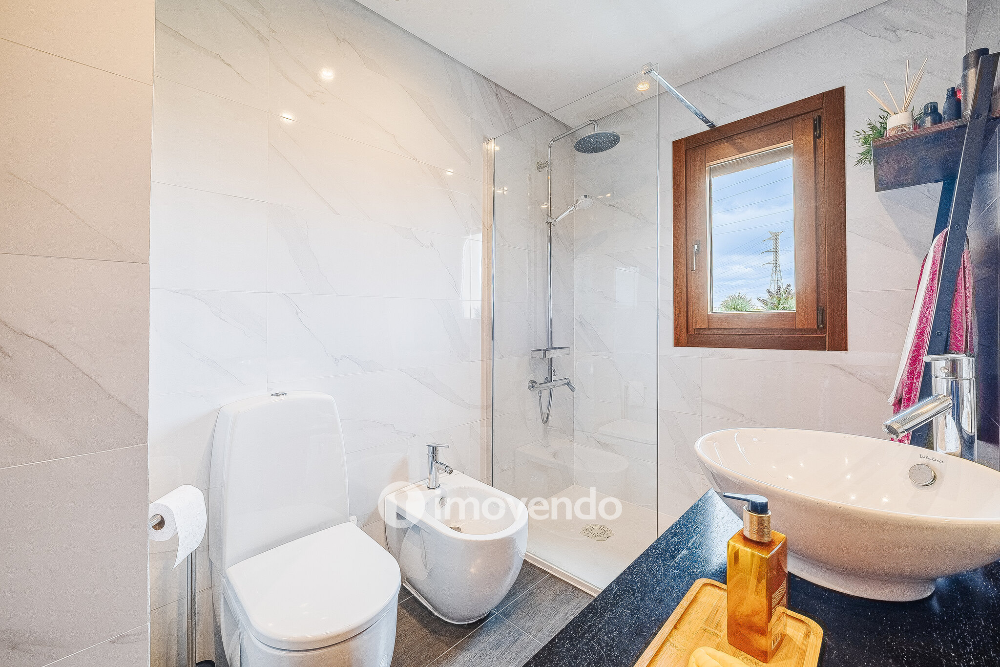 Apartamento T3 com garagem, na Urbanização Terraços da Ponte