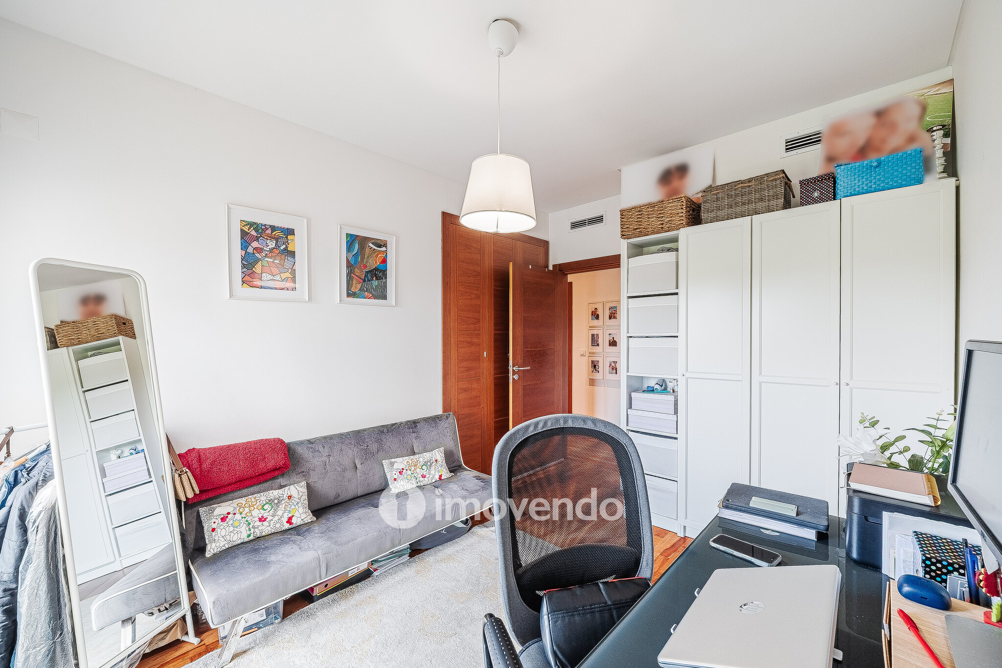 Apartamento T3 com garagem, na Urbanização Terraços da Ponte