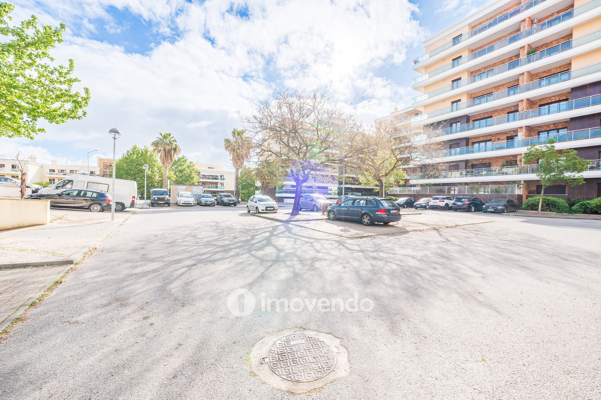 Apartamento T3 com garagem, na Urbanização Terraços da Ponte