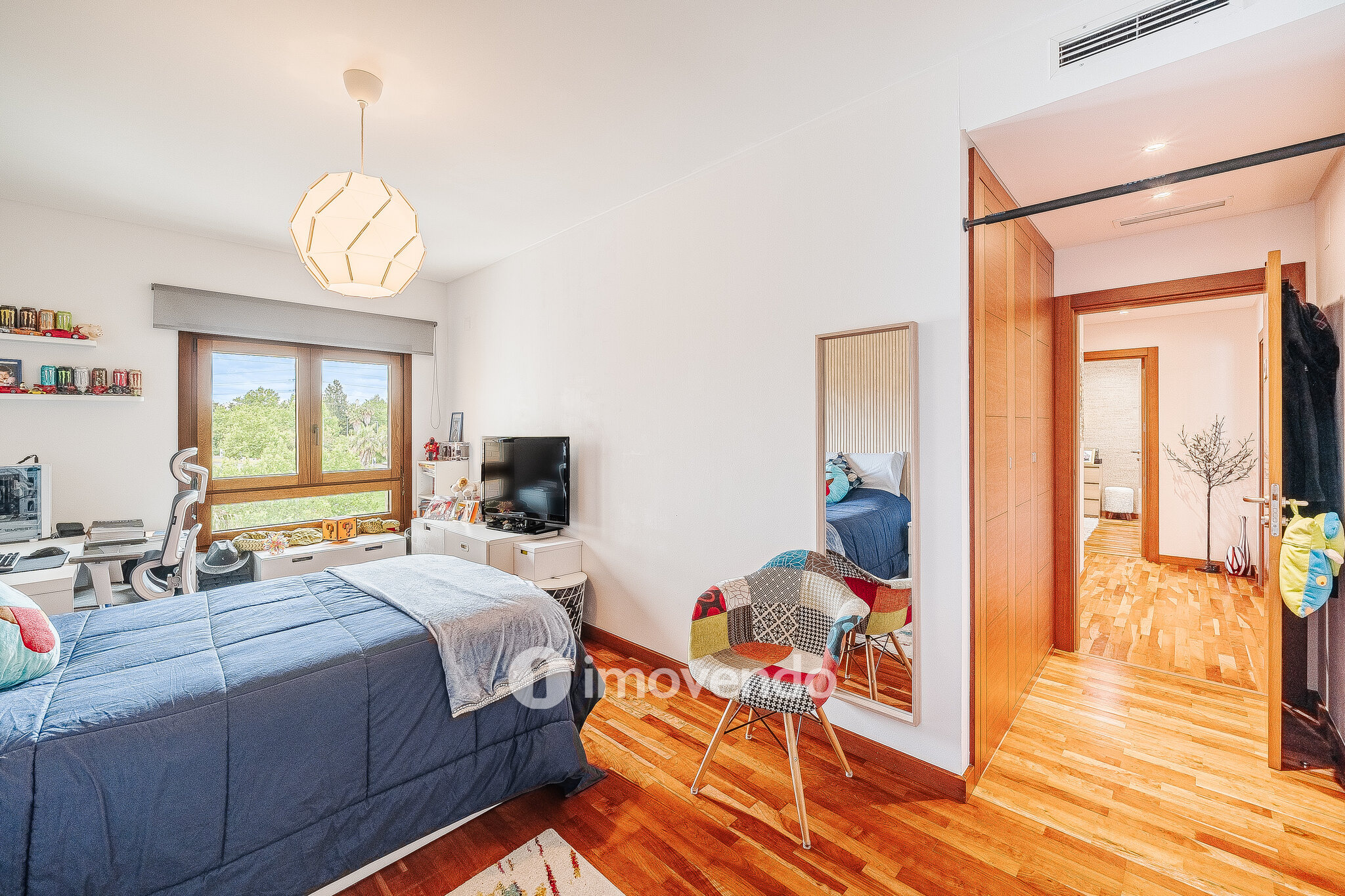 Apartamento T3 com garagem, na Urbanização Terraços da Ponte