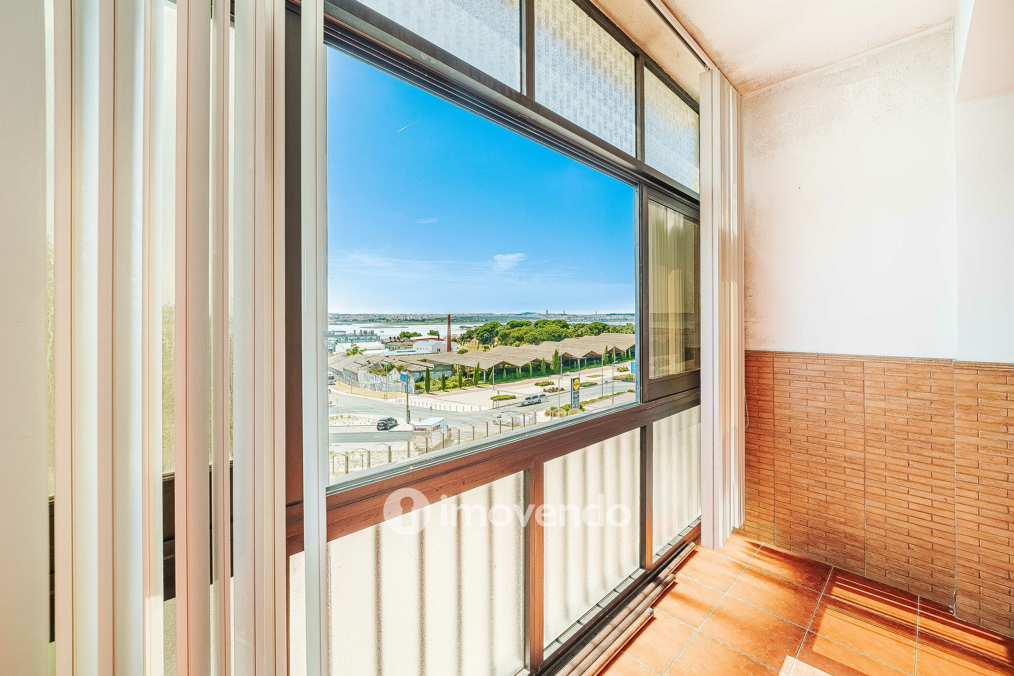 Apartamento T2 com vistas sobre o Tejo, no Seixal