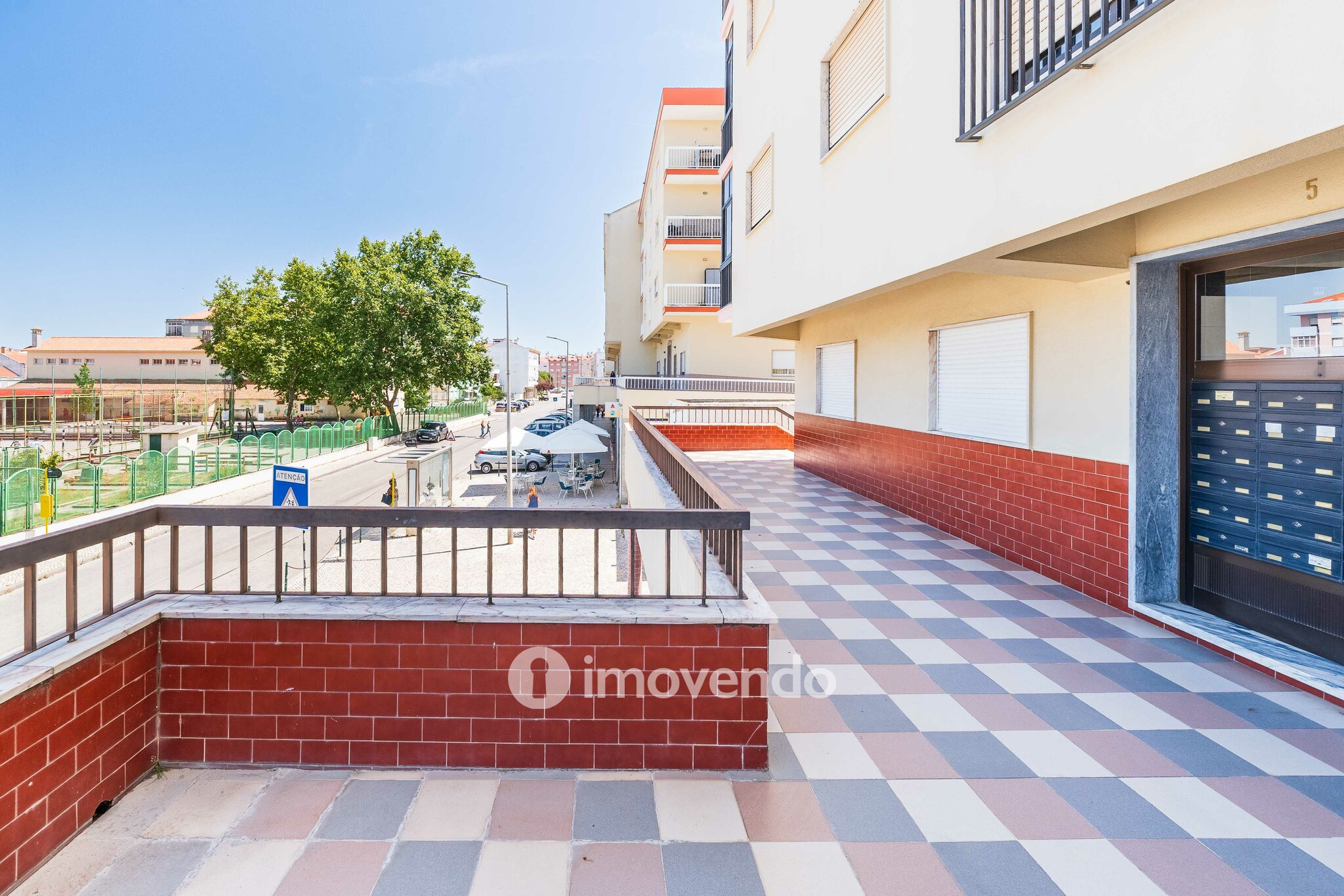 Apartamento T2 com vistas sobre o Tejo, no Seixal