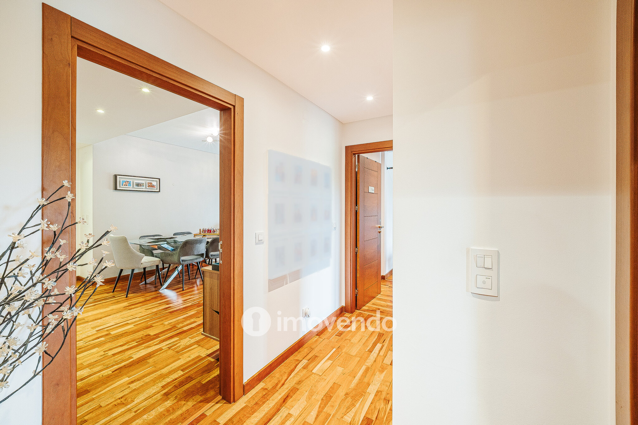 Apartamento T3 com garagem, na Urbanização Terraços da Ponte