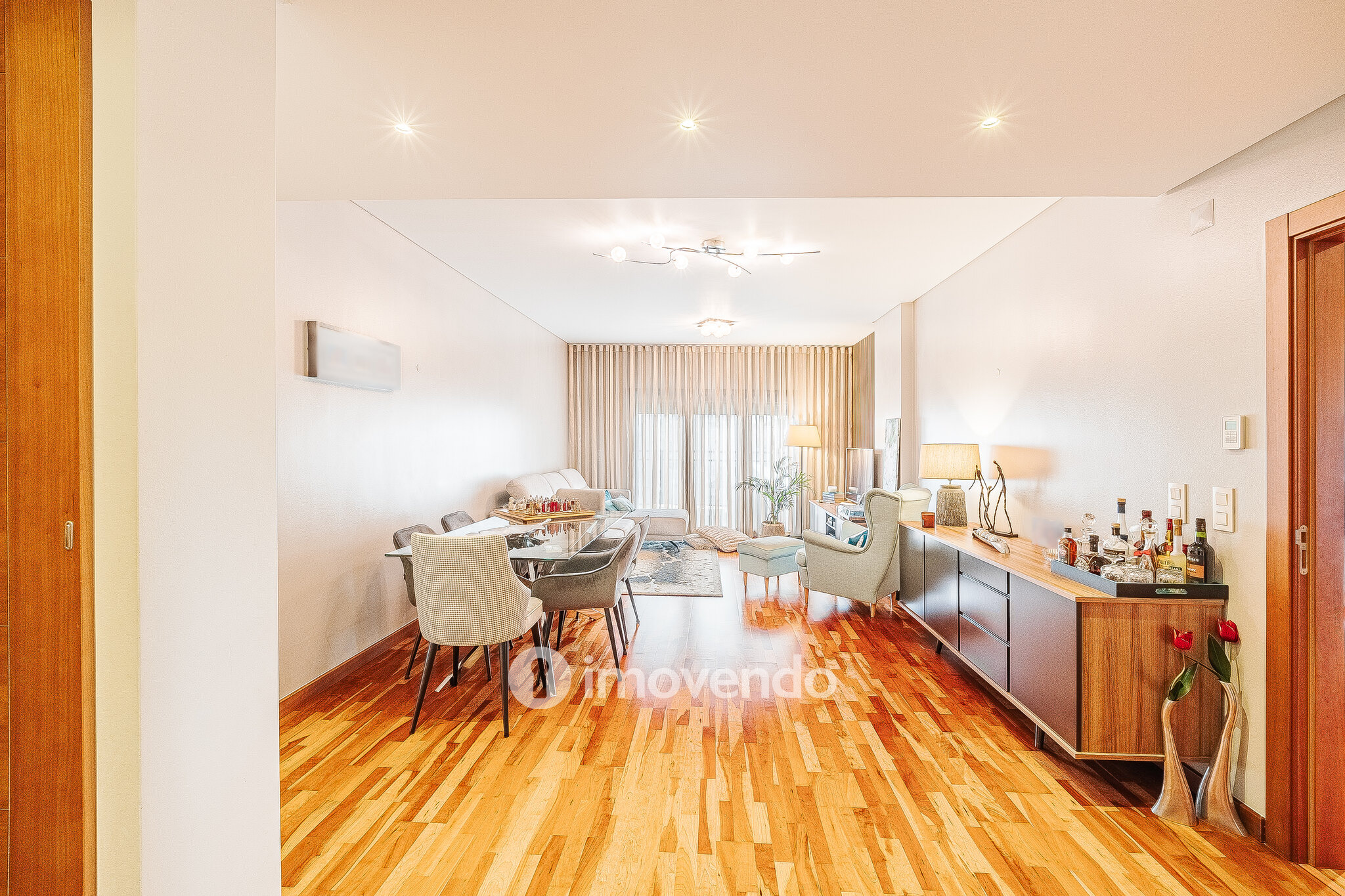 Apartamento T3 com garagem, na Urbanização Terraços da Ponte