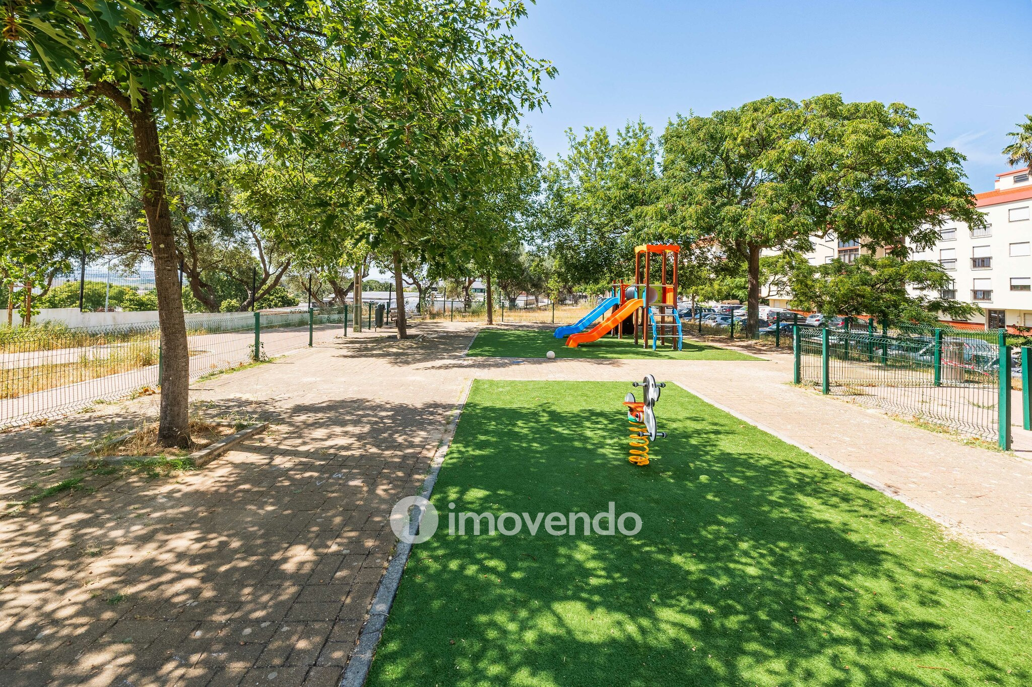 Apartamento T2 com vistas sobre o Tejo, no Seixal