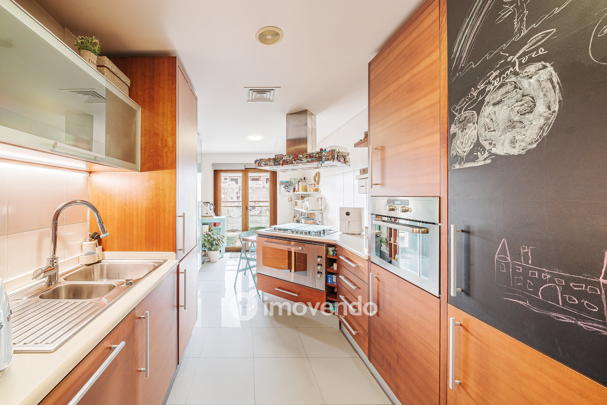 Apartamento T3 com garagem, na Urbanização Terraços da Ponte