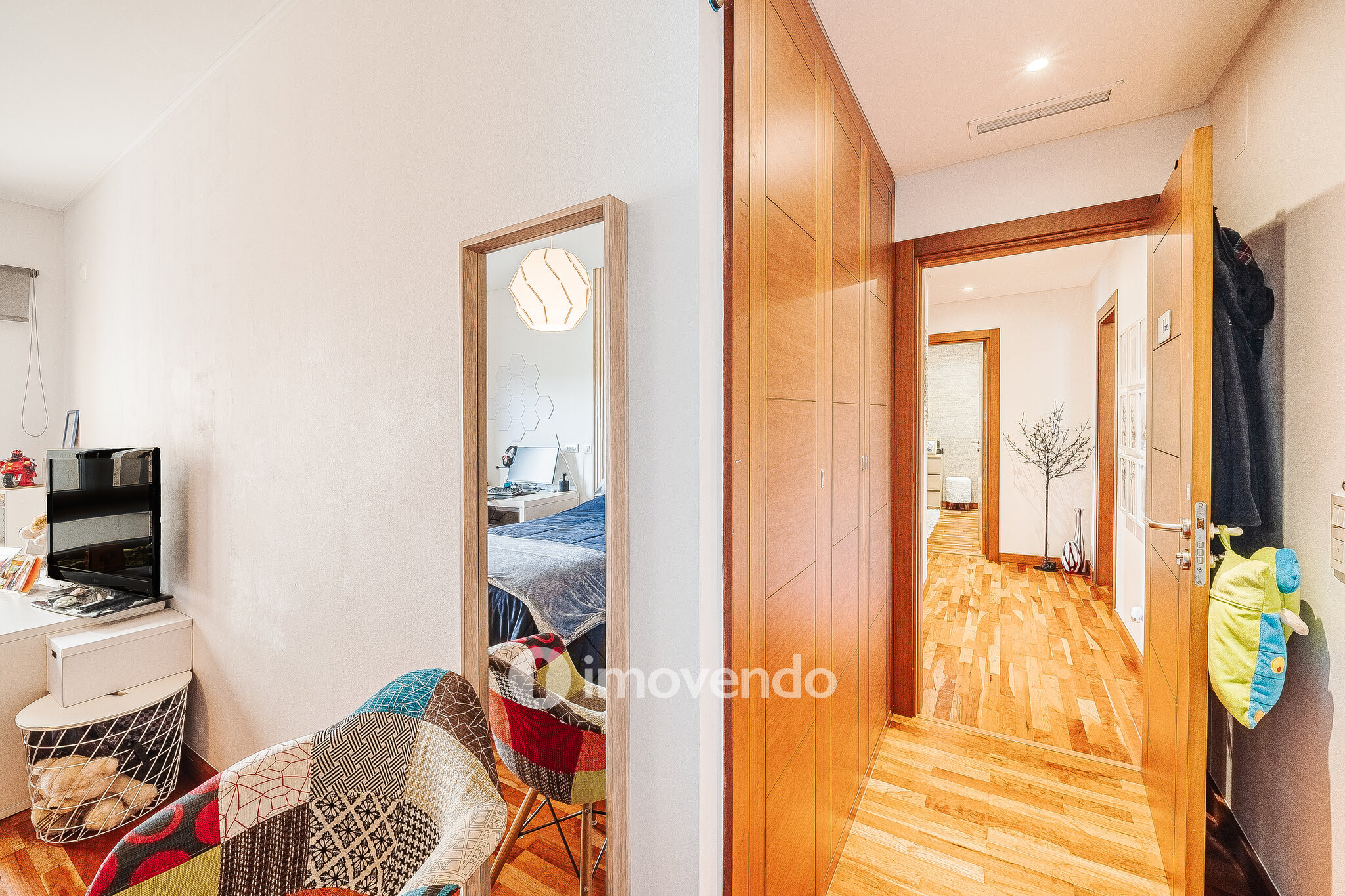 Apartamento T3 com garagem, na Urbanização Terraços da Ponte